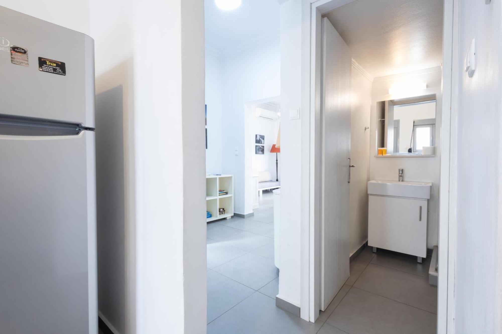 Renovated 5 Bdr House Near Acropolis - New Beds, Terrace & Green Yard Atenas Exterior foto