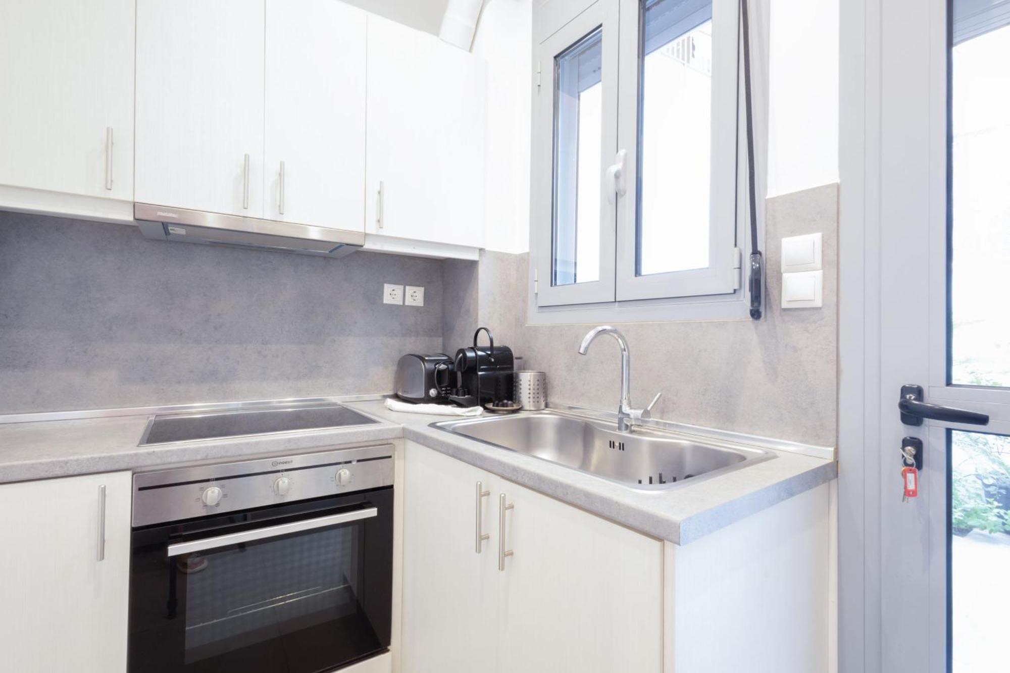 Renovated 5 Bdr House Near Acropolis - New Beds, Terrace & Green Yard Atenas Exterior foto