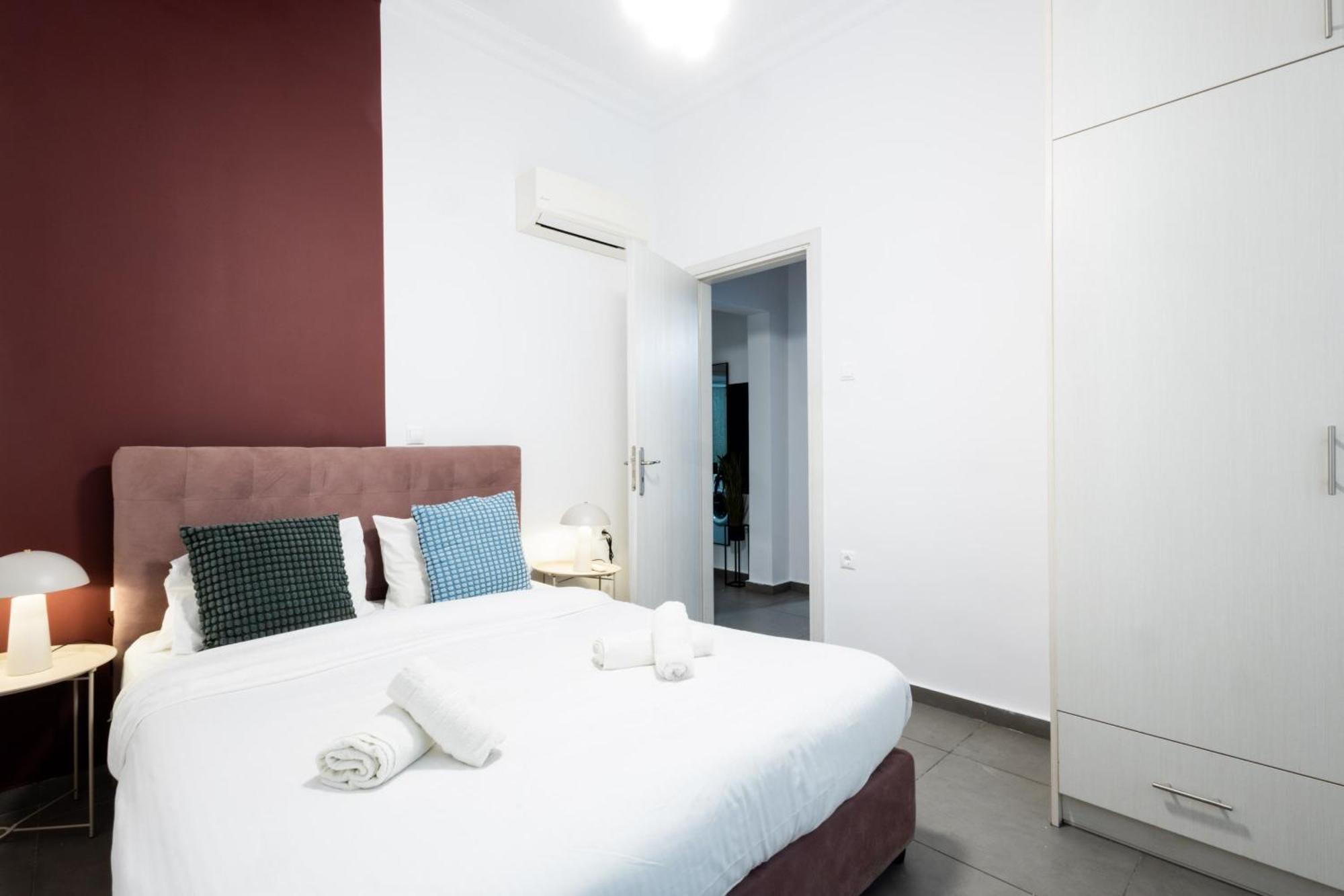 Renovated 5 Bdr House Near Acropolis - New Beds, Terrace & Green Yard Atenas Exterior foto